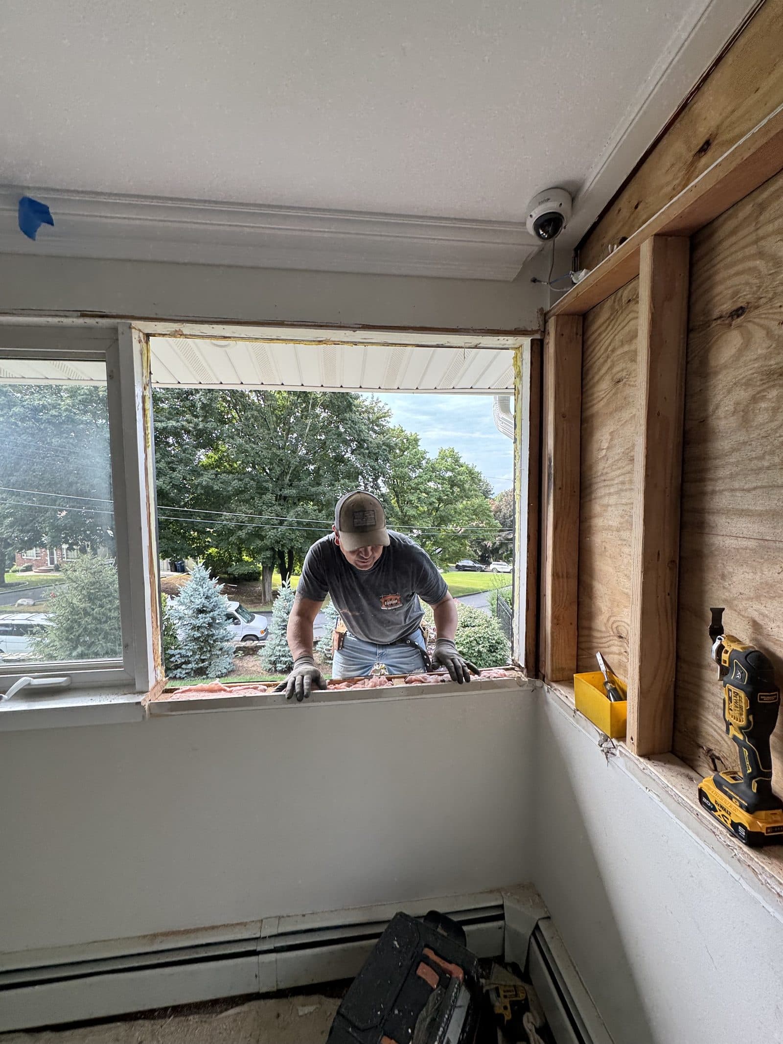 Framing and fitting a large new window opening